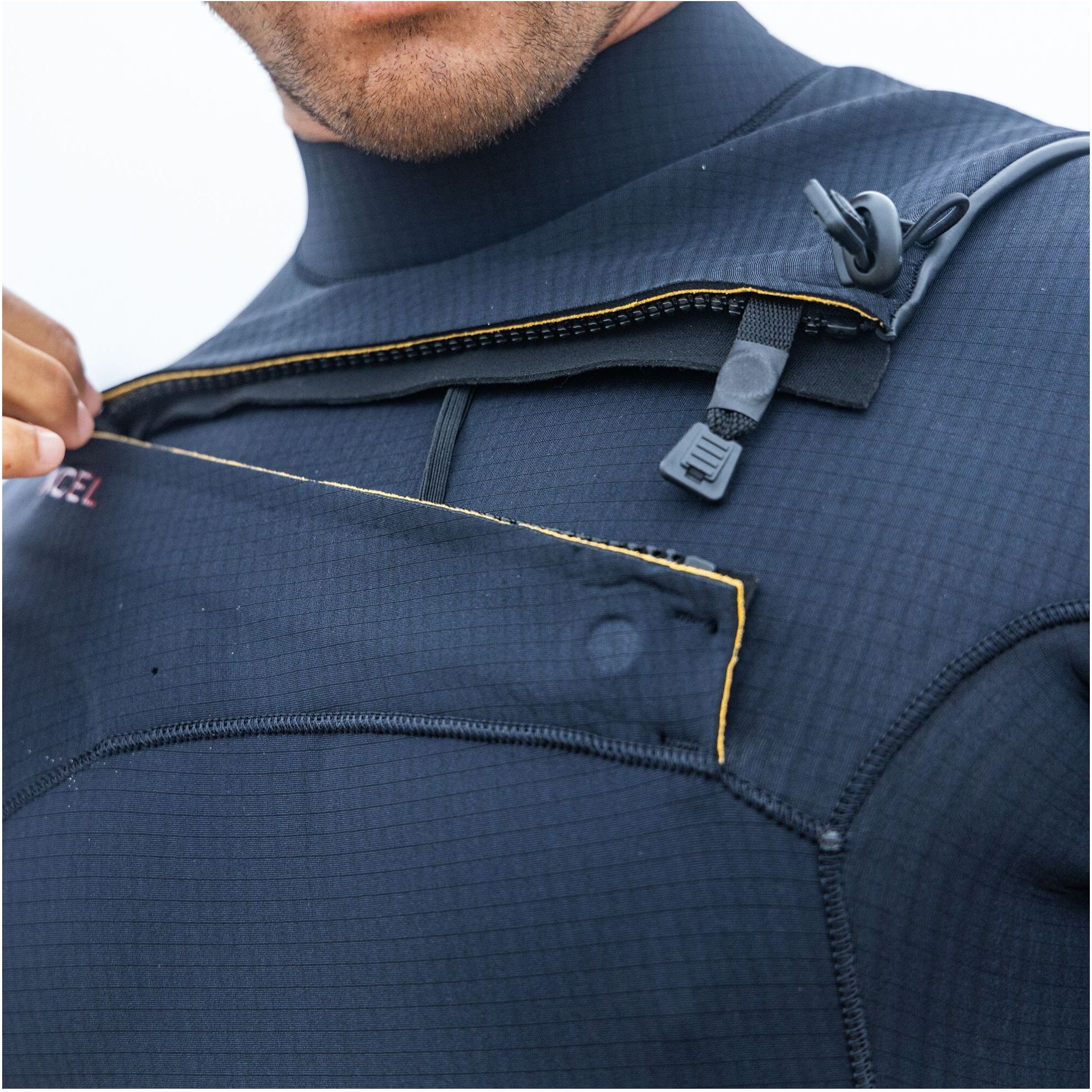 2025 Xcel Mens Infiniti 5/4mm Hooded Chest Zip Wetsuit MN54ZLH4